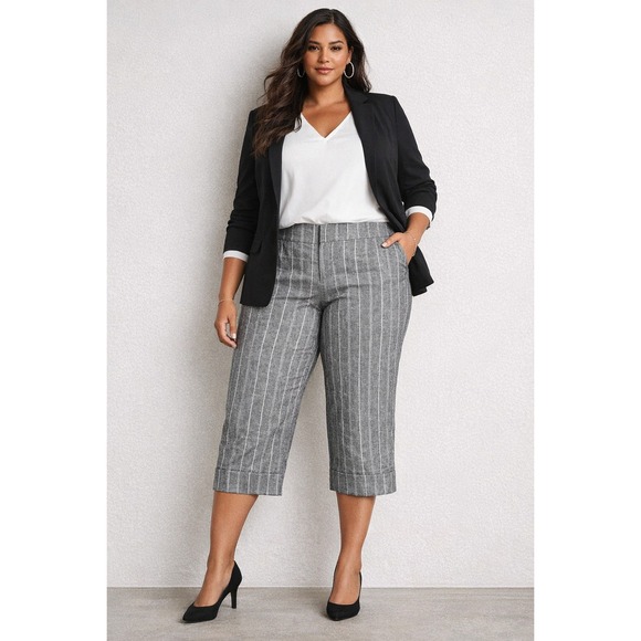 Lane Bryant Pants - Bryant Gray Womens Pinstripe Linen Blend Crop Pants Plus Size 26 NWT
